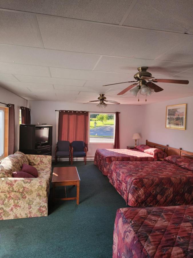 Gateway Motel Gananoque Exterior photo